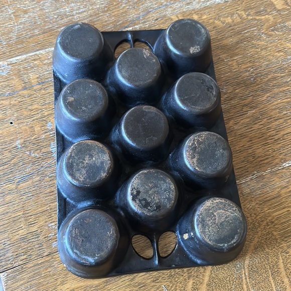 Vintage Cast Iron Muffin/Popover Pan, stamped Kitchen Rare Vintage